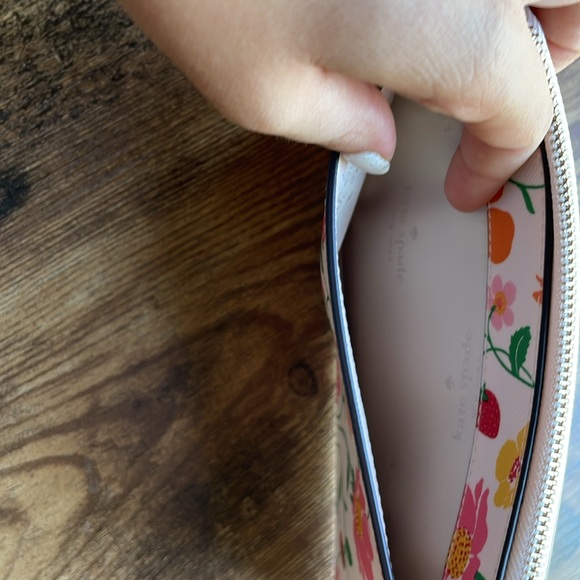 SEND OFFERS❤️ Perfect condition kate spade ♠️ New York flower wristlet summer ♠️ - Picture 9 of 9